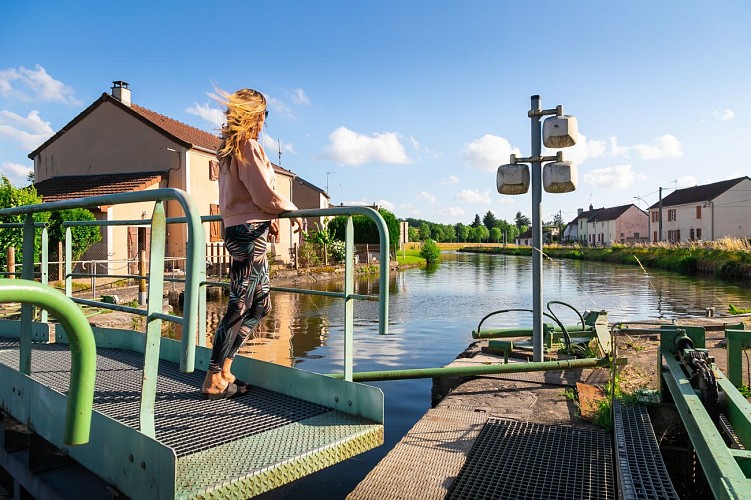 Balades Vertes, Écuisses : les écluses d'Ecuisses