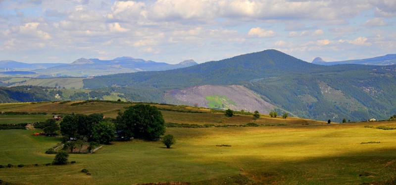 La montée à la Croix de Chaumiène