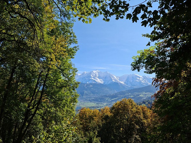 Hiking Trail: Le Pont de Bellecombe (Bellecombe Bridge)