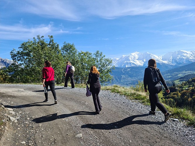 Hiking Trail: Le Pont de Bellecombe (Bellecombe Bridge)