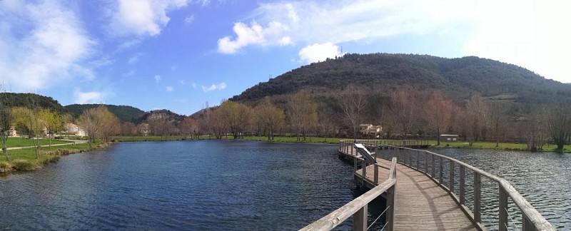 ITINERAIRE ACCESSIBLE - AUTOUR DU PLAN D'EAU DE LA PRADES A LUNAS