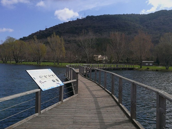 ITINERAIRE ACCESSIBLE - AUTOUR DU PLAN D'EAU DE LA PRADES A LUNAS