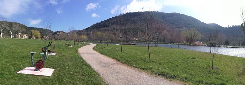 ITINERAIRE ACCESSIBLE - AUTOUR DU PLAN D'EAU DE LA PRADES A LUNAS