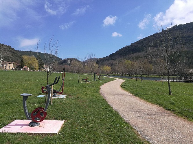 ITINERAIRE ACCESSIBLE - AUTOUR DU PLAN D'EAU DE LA PRADES A LUNAS