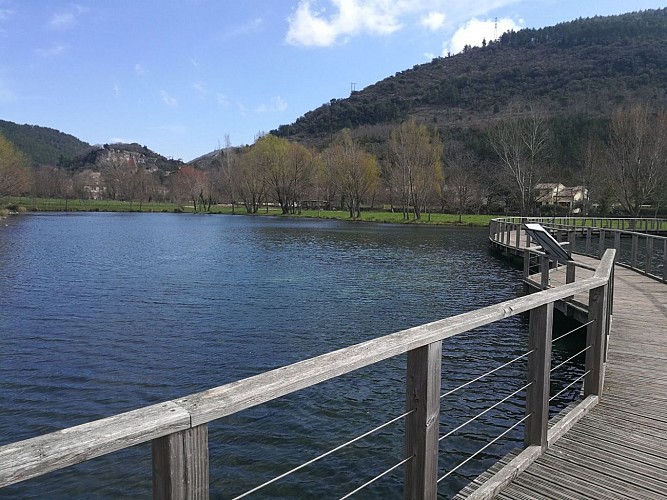 ITINERAIRE ACCESSIBLE - AUTOUR DU PLAN D'EAU DE LA PRADES A LUNAS