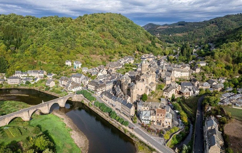 Le village d'Estaing et son pont