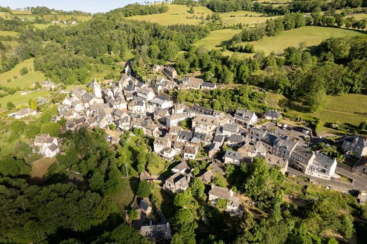 Saint-Chély-d'Aubrac vu du ciel