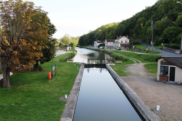 Ecluse sur la Scandibérique Château-Landon