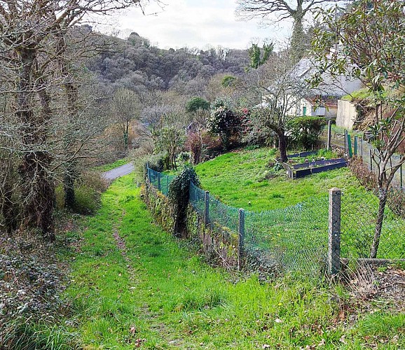 En chemin - Sortie du bourg