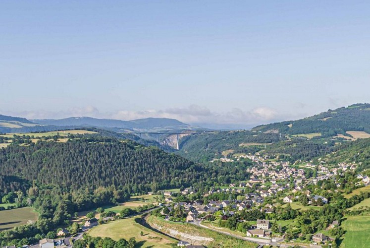 Vue aérienne de la vallée de la Colagne