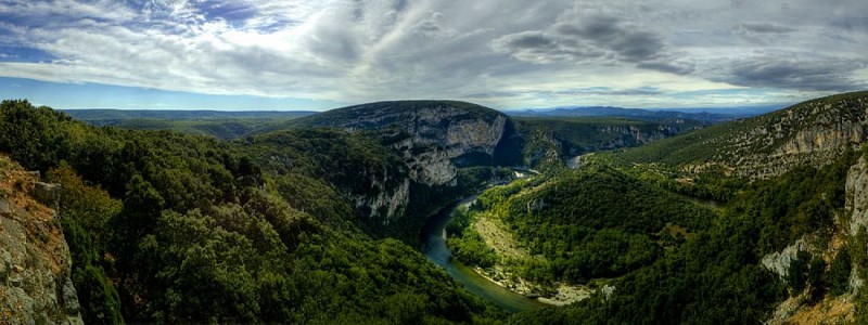 Les gorges de l'ardèche vu d'en bas