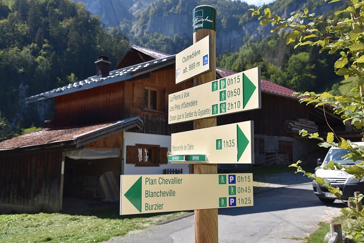 sentier pédestre : la Pierre à Voix