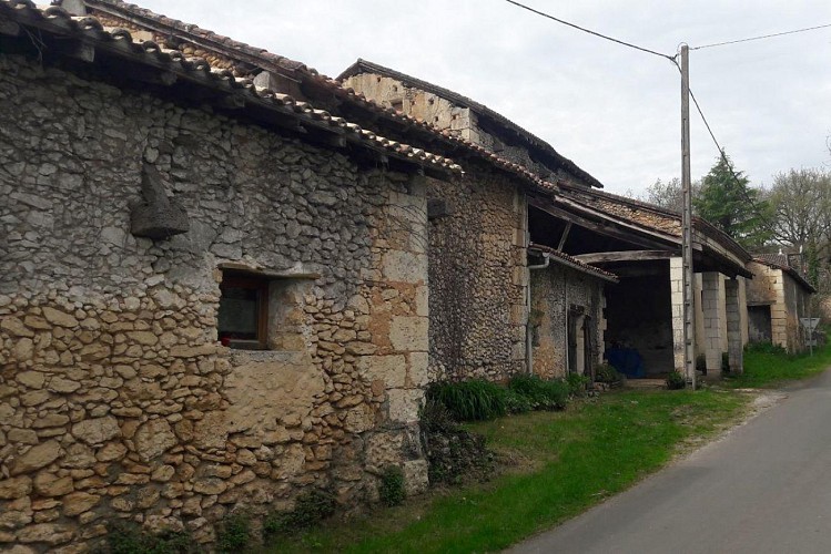 hameau grand boissonnie-rando-boucle-des-potiers-beauronne