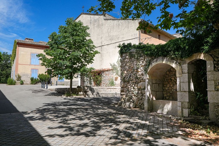 Sur la crête de la Montagne d'Artigues (646 m)_Artigues