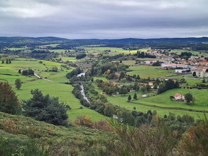 Panorama sur la cité millénaire de Langogne