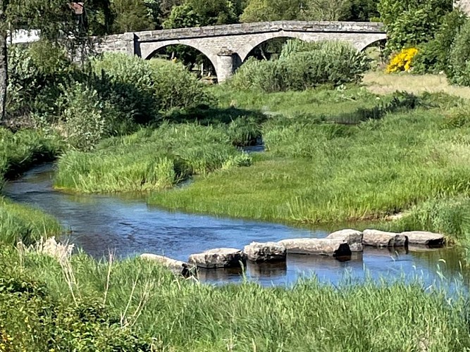 Franchissement du Chapeauroux aux Moulins