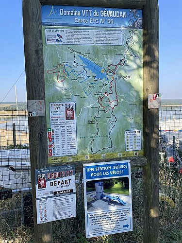 Panoramique des circuits VTT au départ de l'itinéraire