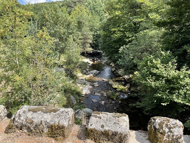 Passage au pont des Huttes