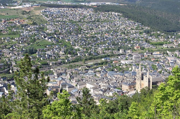 Vue de Mende depuis l'Ermitage Saint-Privat