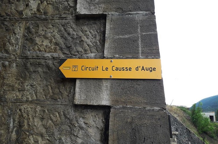 Panneau indicatif du Circuit du Causse d'Auge