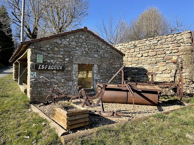 Souvenirs sur la place du hameau