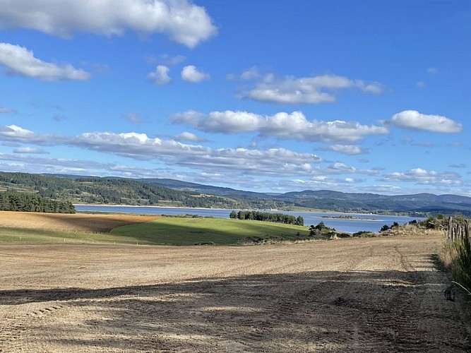 Chemin du lac à Florac d'Auroux