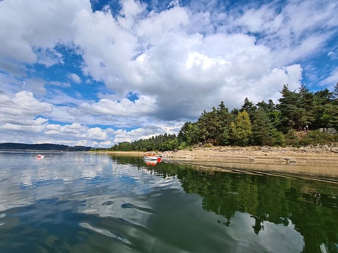Rives du Lac de Naussac - cote sauvage