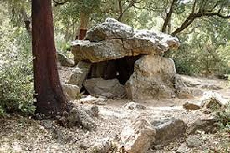 Dolmen Cove de l'Alarb