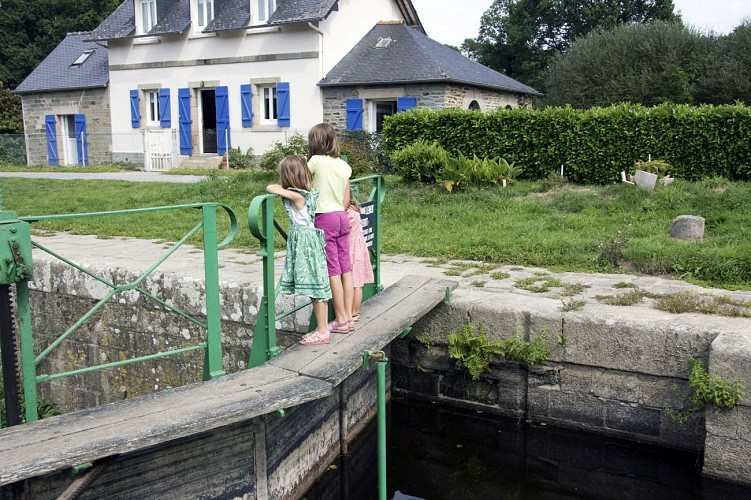 L'Ecluse du Ster sur le Canal