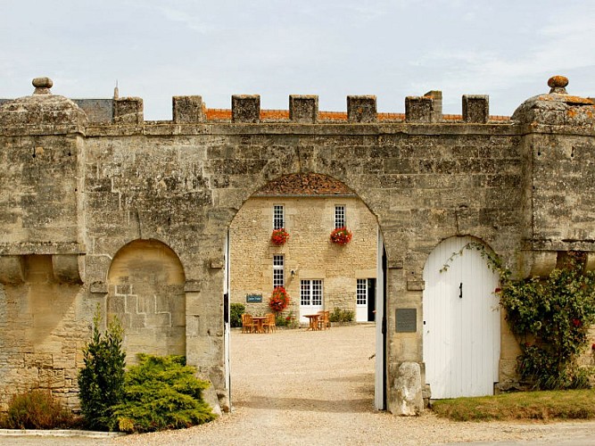Ferme fortifiées à Crépon © G. WAIT - OT Bayeux Intercom