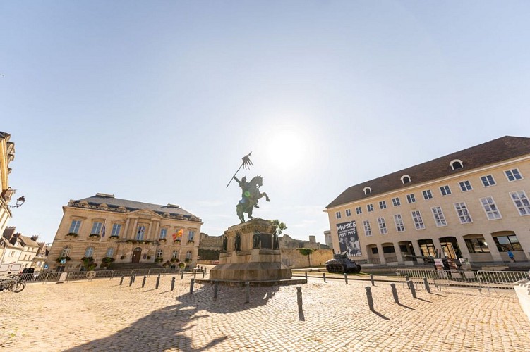 Statue_Guillaume_le_Conquerant-Photo_911___Calvados_Attractivite-10025-1600px