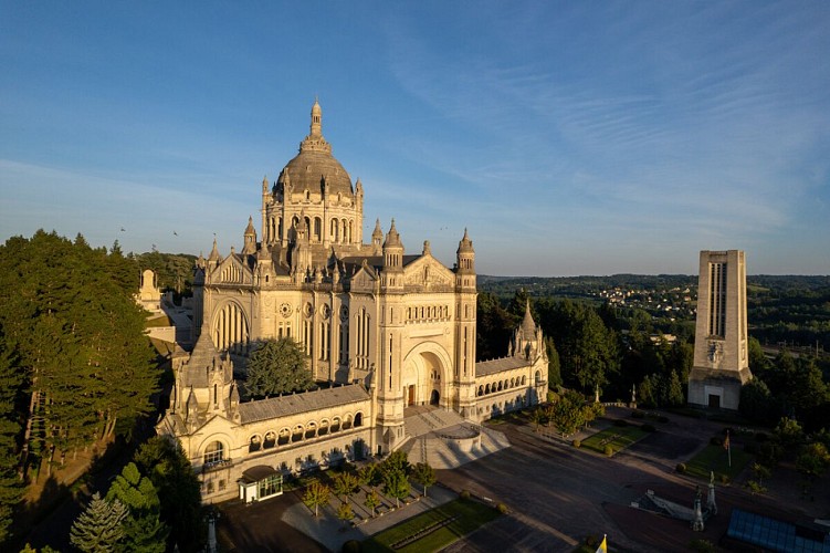 Basilique_de_Lisieux-Photo_911___Calvados_Attractivite-9911-1200px