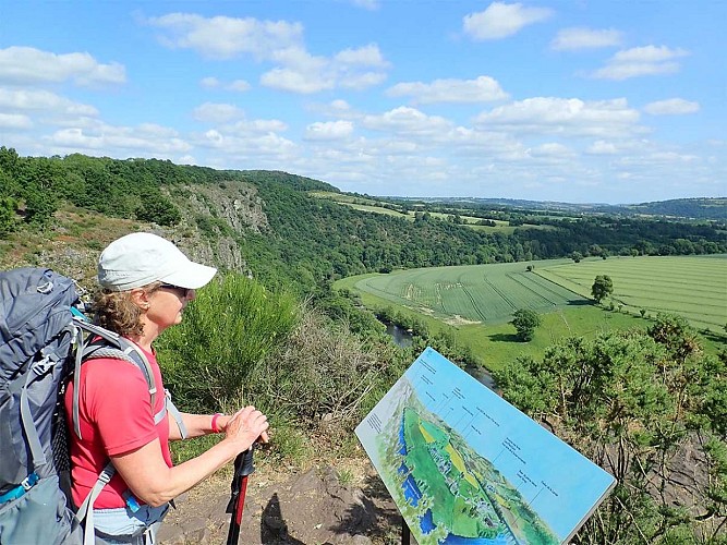 En chemin vue sur la Vallée de l'Orne ©Christian Duplessis- CDRP14