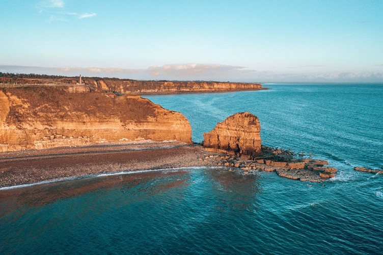 Vue_aerienne_de_la_Pointe_du_Hoc-Les_Droners___Calvados_Attractivite-1200px (1)