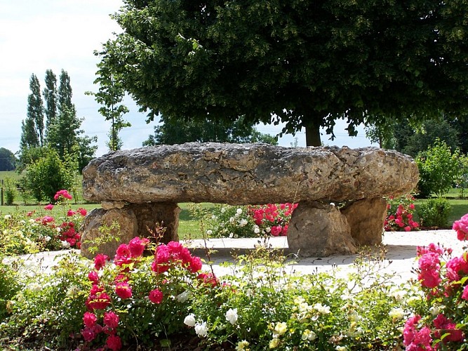 Coulonges-Le-Sacq__credit jc demoete