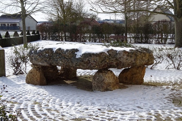 Les Moulins- le dolmen du Sacq-Kristine Bonnegent-OT Normandie Sud Eure