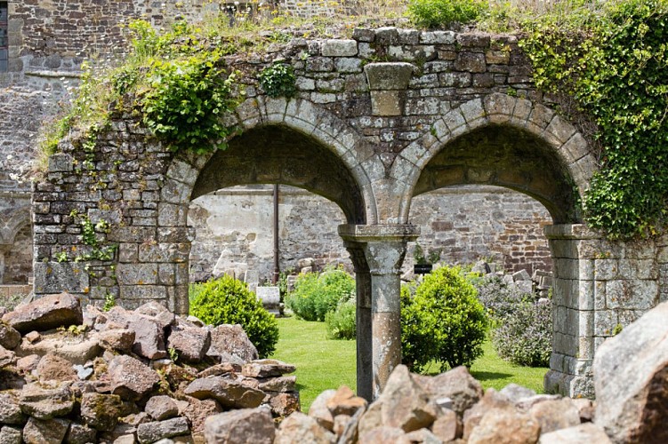 Abbaye de la Lucerne-d'Outremer