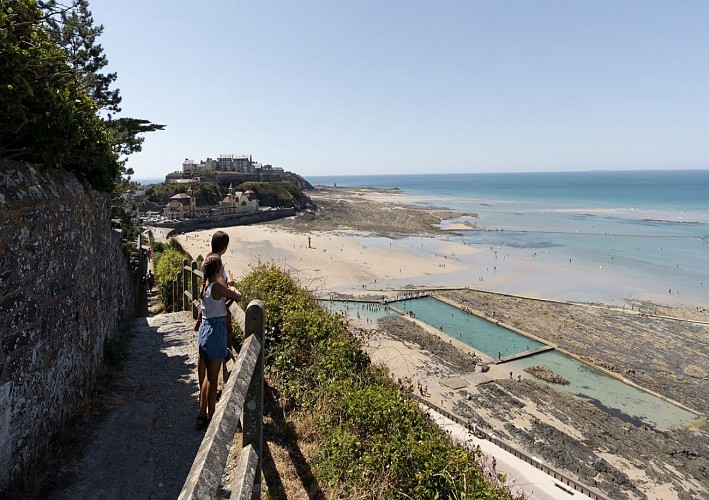 Piscine d'eau de mer-withaxie