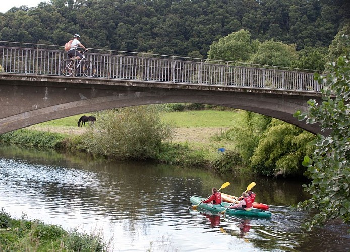 Photo N°2_studio Gu+®zou -pont cyclo canoe-