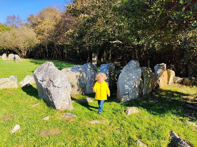 Balade-famille-au-mont-castre