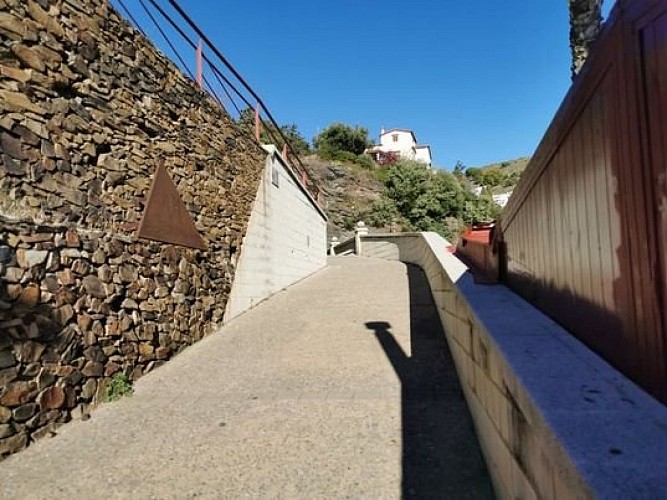 Seguint els passos de Walter Benjamin i els de la Retirada