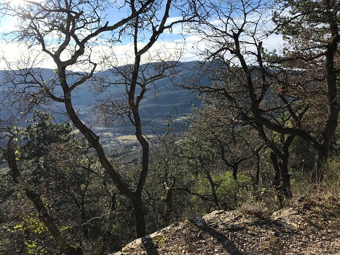 Vue de haut sur la vallée