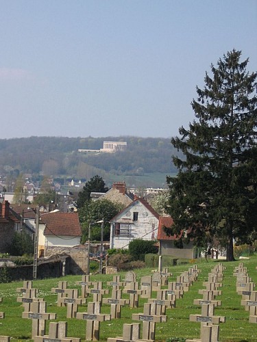 Nécropole de Chateau-Thierry et Monument Côte 304