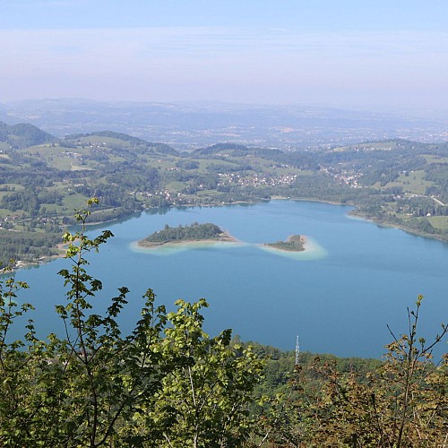 Lac d'Aiguebelette depuis le belvédère