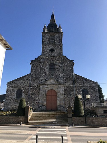 Eglise Irodouer - départ du circuit (4)