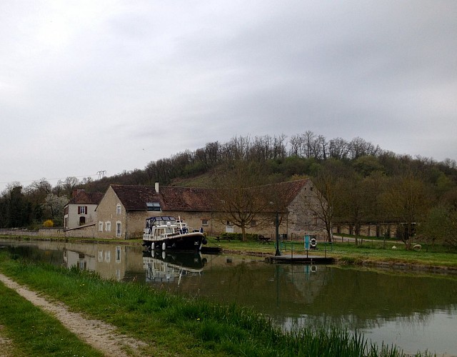 The Loing by bike – from Moret-sur-Loing to Souppes-sur-Loing