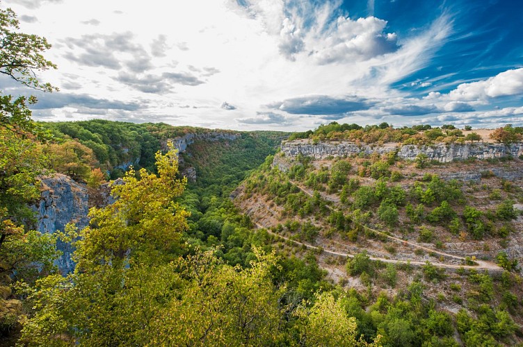 Gramat - Vue sur le causse et le Canyon de l'Alzou © Lot Tourisme - C. ORY