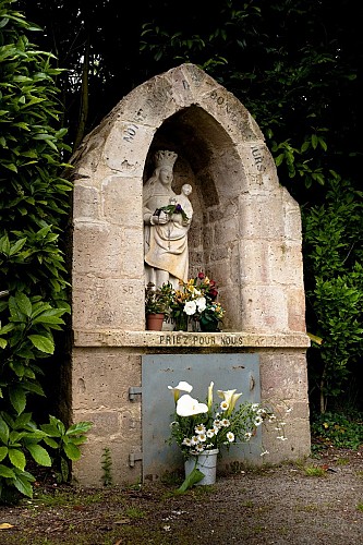 Oratoire de la fontaine à Guillaume-Saint-Ouen-la-Rouërie-stenphoto.fr