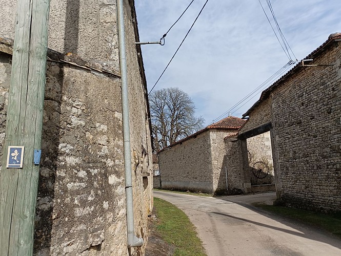 La Place - Jouhé commune de Pioussay