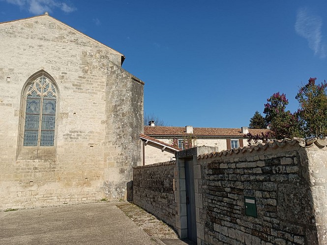 Détail de l'église de Pioussay